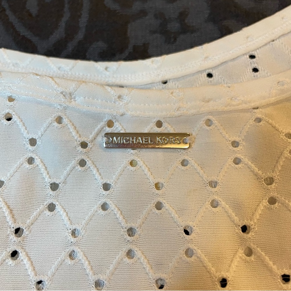 MICHAEL KORS Eyelet elegant Blouse.
Size XL - Picture 10 of 13